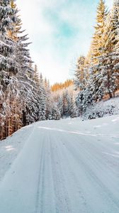 Превью обои лес, зима, снег, дорога, небо, природа, зимний пейзаж