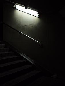 Превью обои лестница, чб, свет, свечение