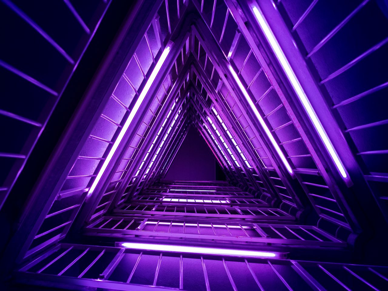 1280x960 Обои лестница, фиолетовый, свет