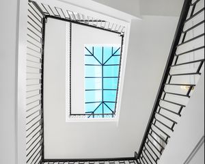 Превью обои лестница, окно, минимализм, белый, архитектура