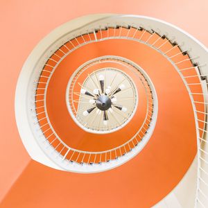 Превью обои лестница, спираль, архитектура, вид снизу, оранжевый