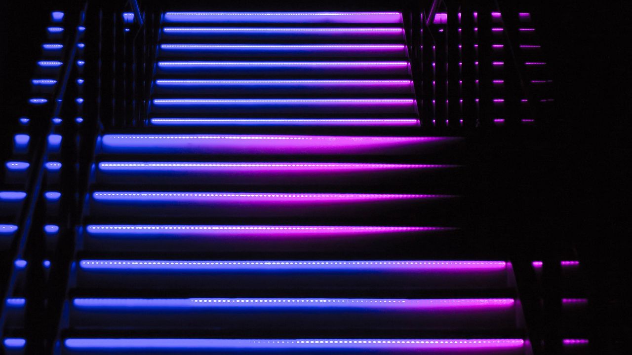 Обои лестница, ступени, подсветка, темный, синий, фиолетовый