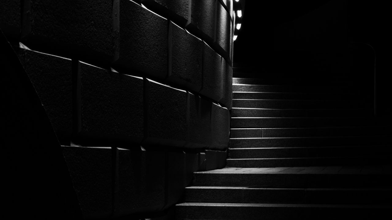 Обои лестница, ступеньки, фасад, темный