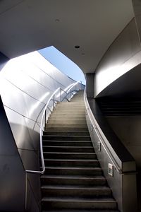 Превью обои лестница, ступеньки, здание, металлический