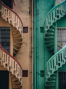 Превью обои лестницы, здание, винтовая лестница, фасад, сингапур