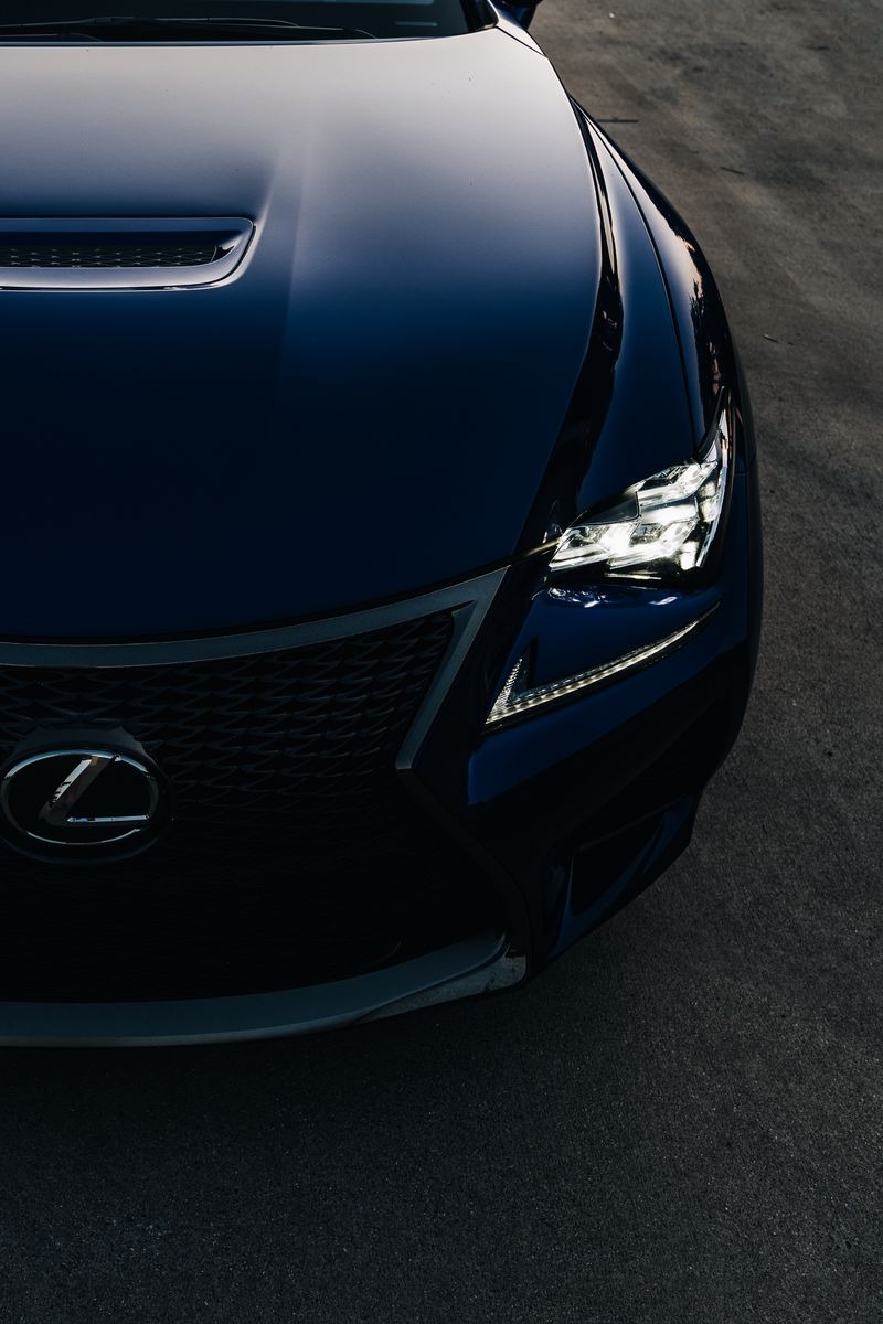 Скачать 800x1200 lexus rc f, lexus, фара, капот, вид спереди обои, картинки  iphone 4s/4 for parallax