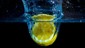 Превью обои лимон, вода, брызги, прозрачный