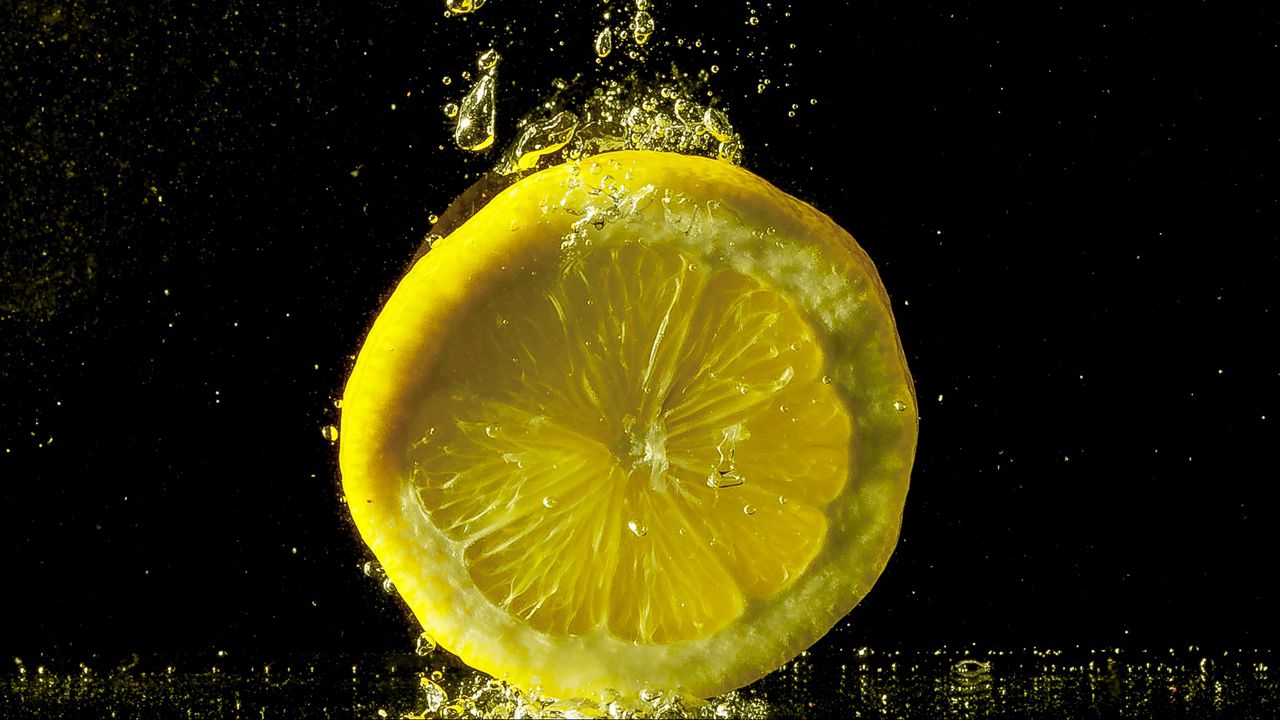 Обои лимон, всплеск, брызги, крупным планом