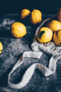 Превью обои лимоны, цитрус, фрукты, желтый, авоська