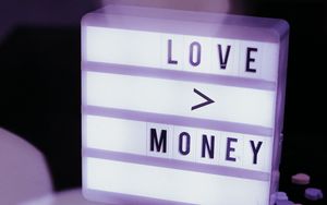 Превью обои любовь, деньги, слова, табличка, свет