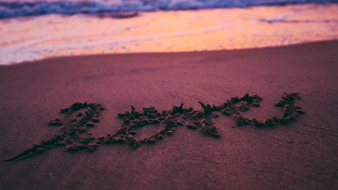 Обои любовь, песок, надпись, пляж, берег