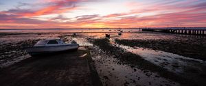 Превью обои лодка, берег, море, рассвет