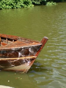 Превью обои лодка, берег, весла, вода, отблески, солнечно