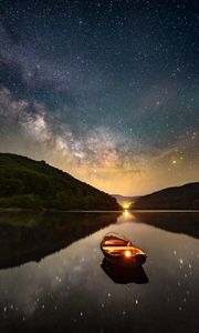 Превью обои лодка, фонарь, звездное небо, отражение