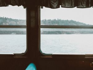 Превью обои лодка, интерьер, окно, вид