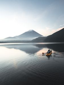 Превью обои лодка, каноэ, вулкан, море, рябь