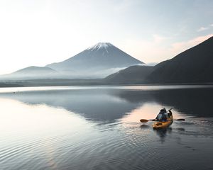 Превью обои лодка, каноэ, вулкан, море, рябь