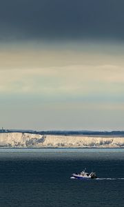 Превью обои лодка, море, берег, обрыв