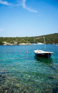 Превью обои лодка, море, деревья, дно, камни