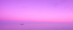 Превью обои лодка, море, горизонт, сиреневый