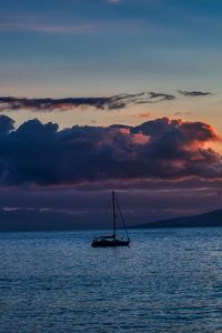 Превью обои лодка, море, горизонт, закат