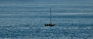 Превью обои лодка, море, холмы, минимализм