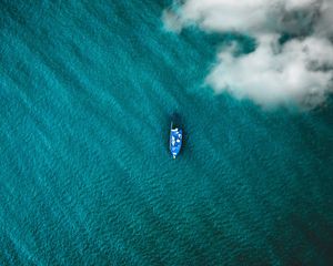 Превью обои лодка, море, облака, вид сверху
