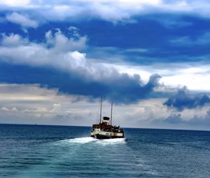 Превью обои лодка, море, океан, облака, небо