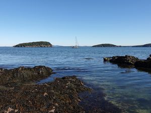 Превью обои лодка, море, рифы, природа