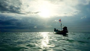 Превью обои лодка, море, волны, облака, закат