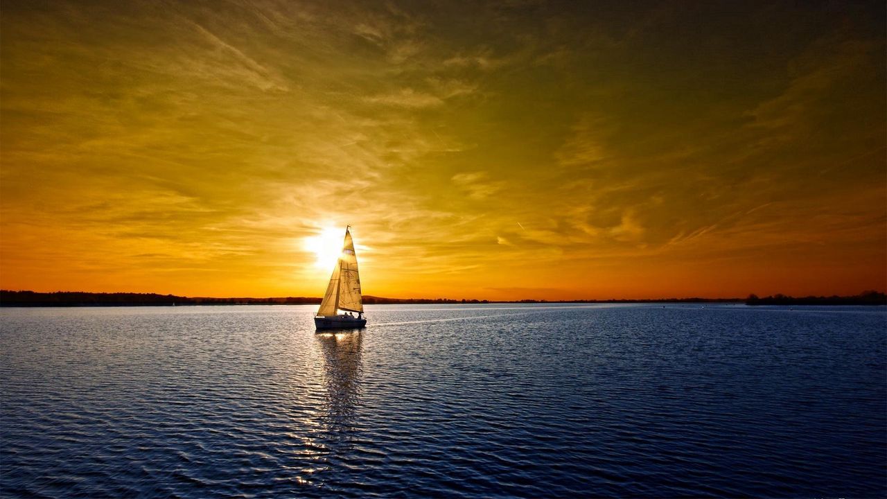 Обои лодка, небо, море, парус, закат, вода