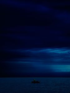 Превью обои лодка, ночь, горизонт, темный