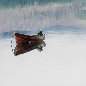 Превью обои лодка, отражение, озеро, деревья