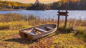 Превью обои лодка, озеро, деревья, осень