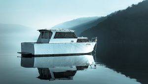 Превью обои лодка, озеро, туман, вода, отражение