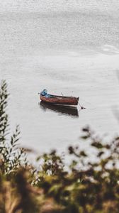 Превью обои лодка, озеро, вода, кусты