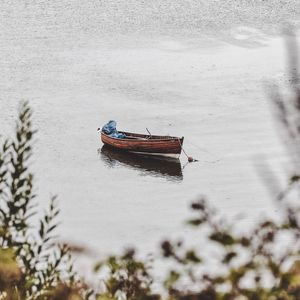 Превью обои лодка, озеро, вода, кусты