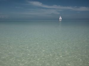 Превью обои лодка, парус, море, океан, блики