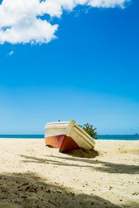 Превью обои лодка, пляж, песок, море, лето, пейзаж