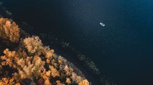 Превью обои лодка, побережье, вид сверху, деревья