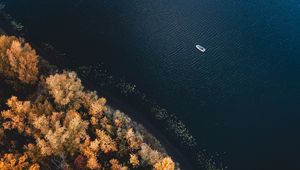 Превью обои лодка, побережье, вид сверху, деревья