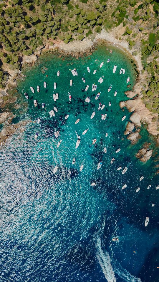 Как выглядит черное море сверху Скачать 540x960 лодка, побережье, вид сверху, море обои, картинки samsung galaxy