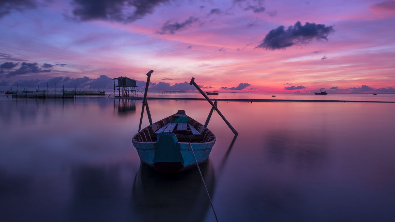Обои лодка, рассвет, горизонт, вьетнам