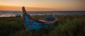 Превью обои лодка, трава, берег, море