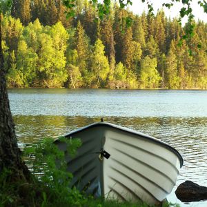 Превью обои лодка, вода, река, лес, деревья, пейзаж