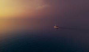 Превью обои лодка, вода, закат, небо, туман
