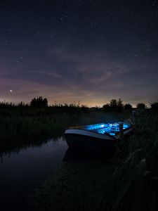 Превью обои лодка, звездное небо, ночь, озеро