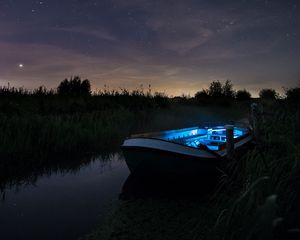 Превью обои лодка, звездное небо, ночь, озеро