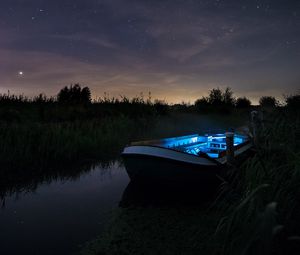 Превью обои лодка, звездное небо, ночь, озеро