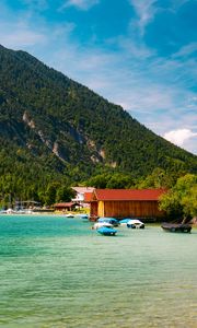 Превью обои лодки, берег, море, лес, холмы, дома, природа